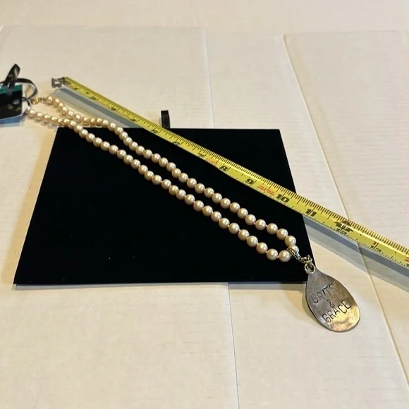 NWT pearl faux necklace with Grits & Grace saying in front removable charm w box - Picture 3 of 8